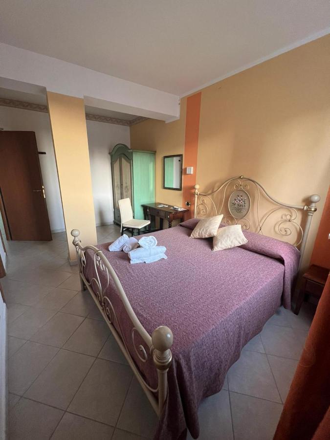 Carlo V - Holiday Rooms Porto Empedocle Exterior foto