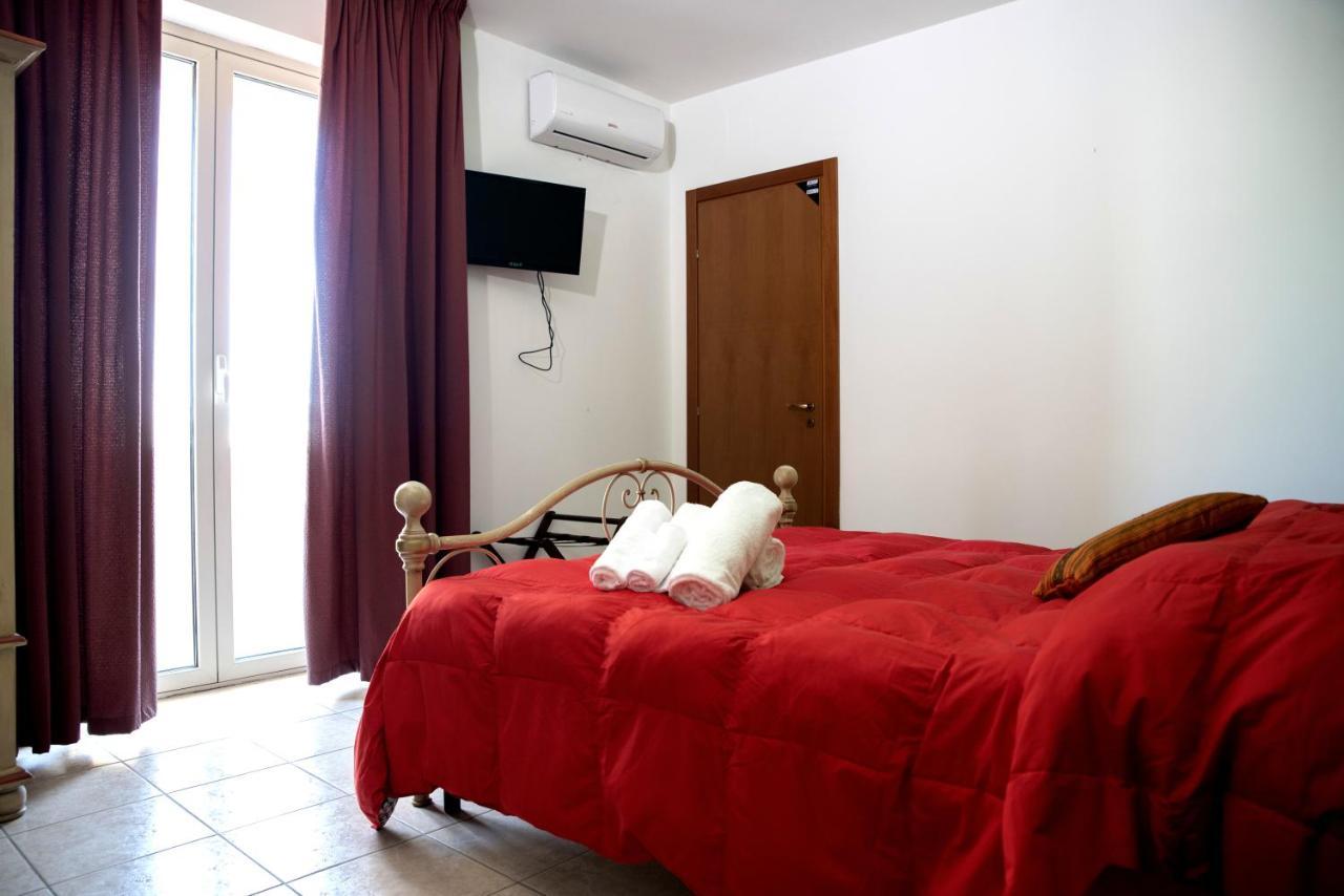 Carlo V - Holiday Rooms Porto Empedocle Exterior foto