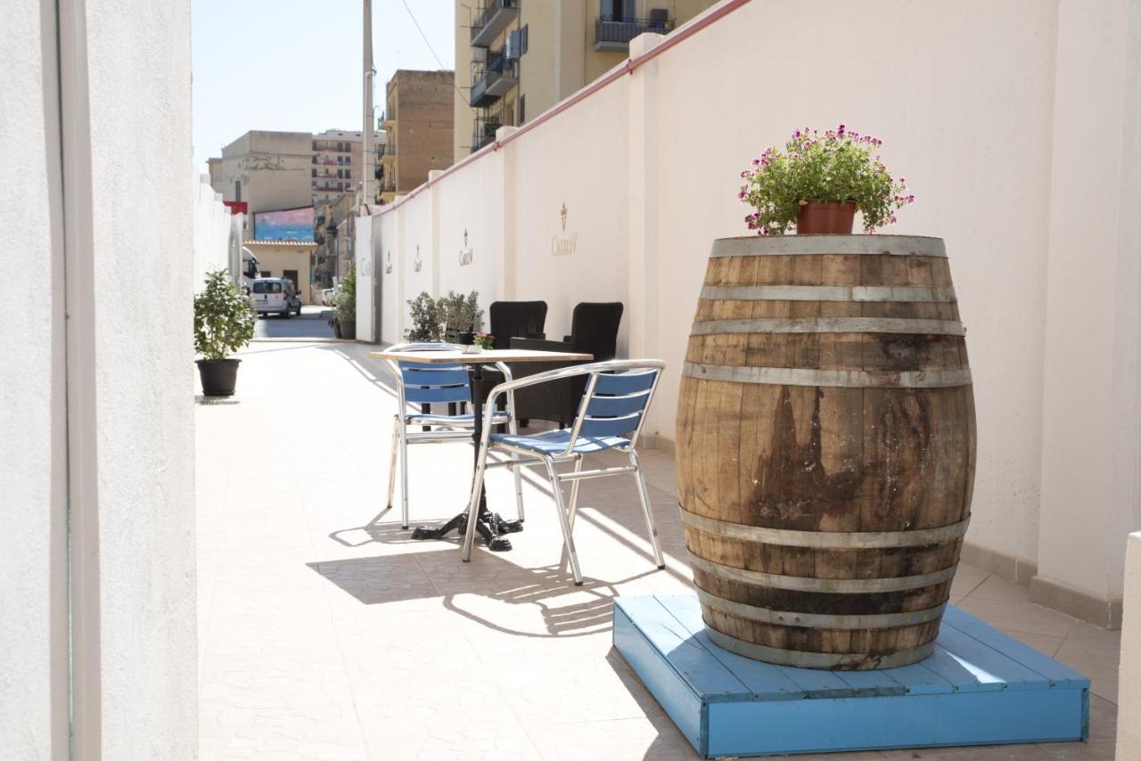 Carlo V - Holiday Rooms Porto Empedocle Exterior foto