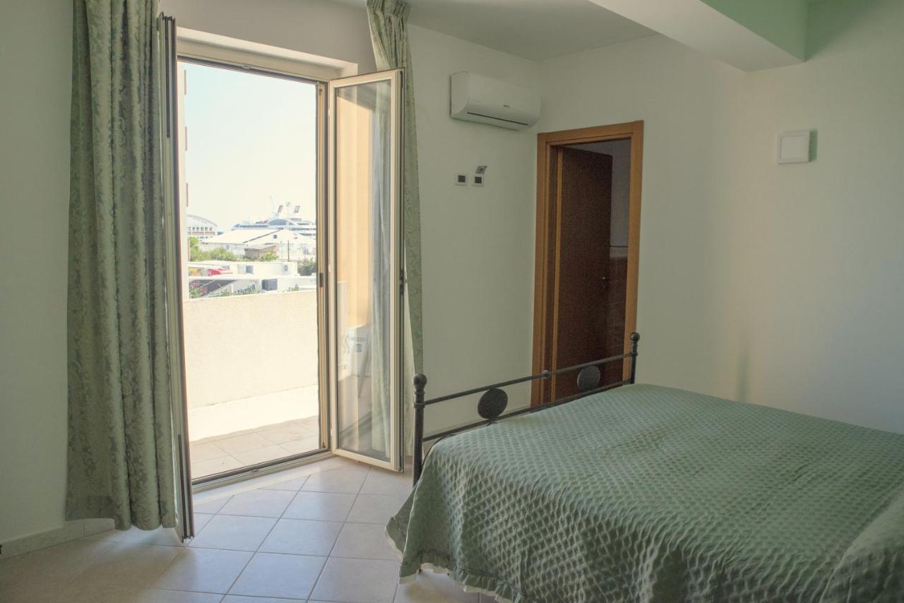 Carlo V - Holiday Rooms Porto Empedocle Exterior foto